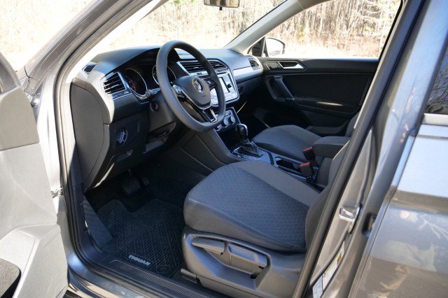 Used 2020 Volkswagen Tiguan S image 20