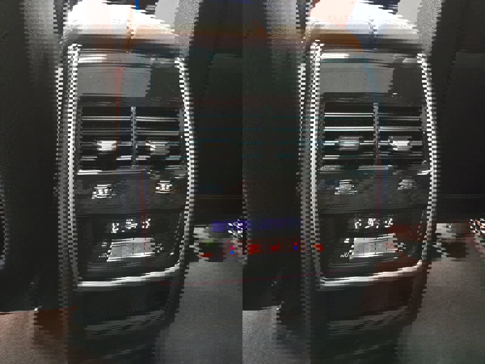 Used 2023 BMW X5 xDrive40i w/ Premium Package image 29