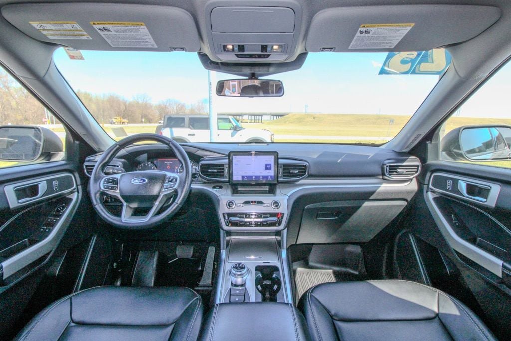 Used 2023 Ford Explorer XLT w/ Equipment Group 202A image 11