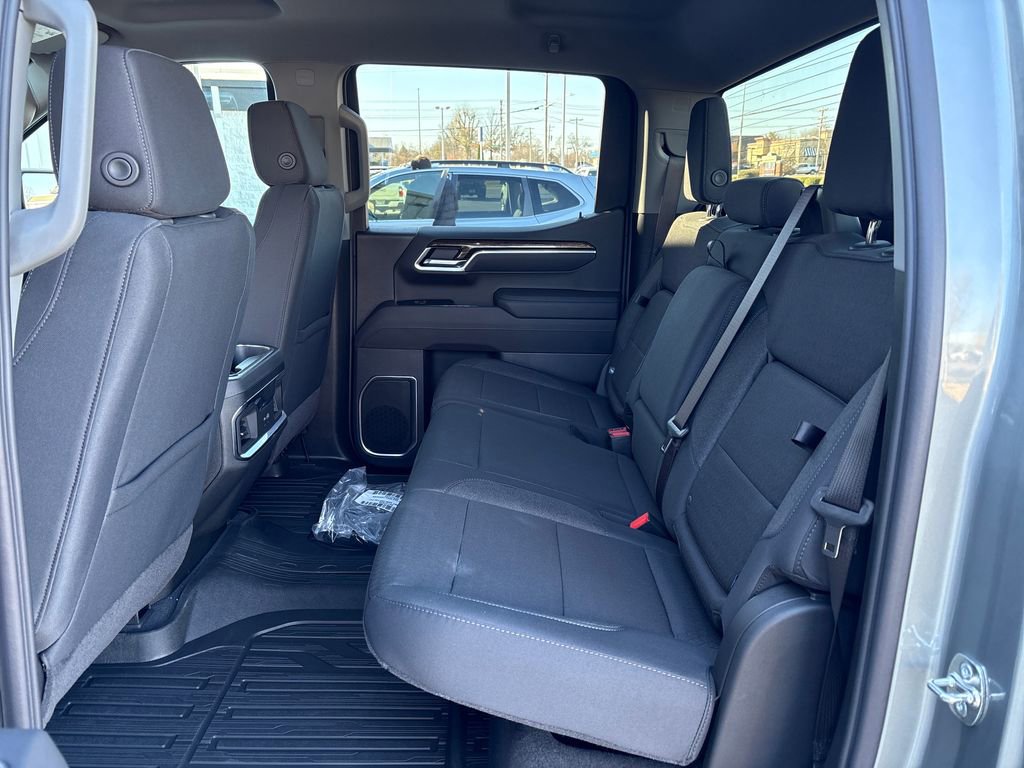 New 2026 GMC Sierra 1500 Elevation w/ LPO, Elevation Black Package AWD/4WD image 37