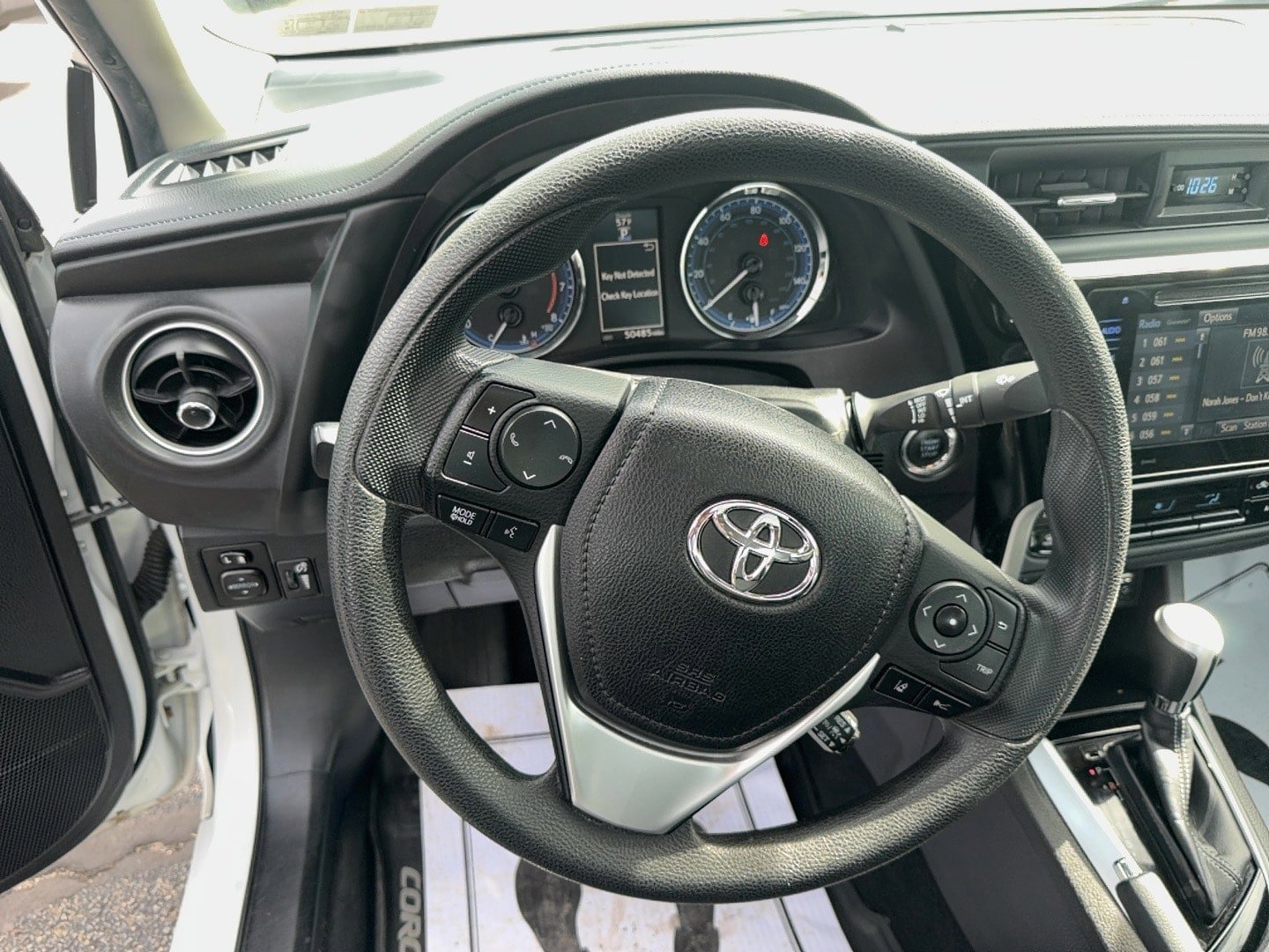 Used 2017 Toyota Corolla XLE FWD image 13