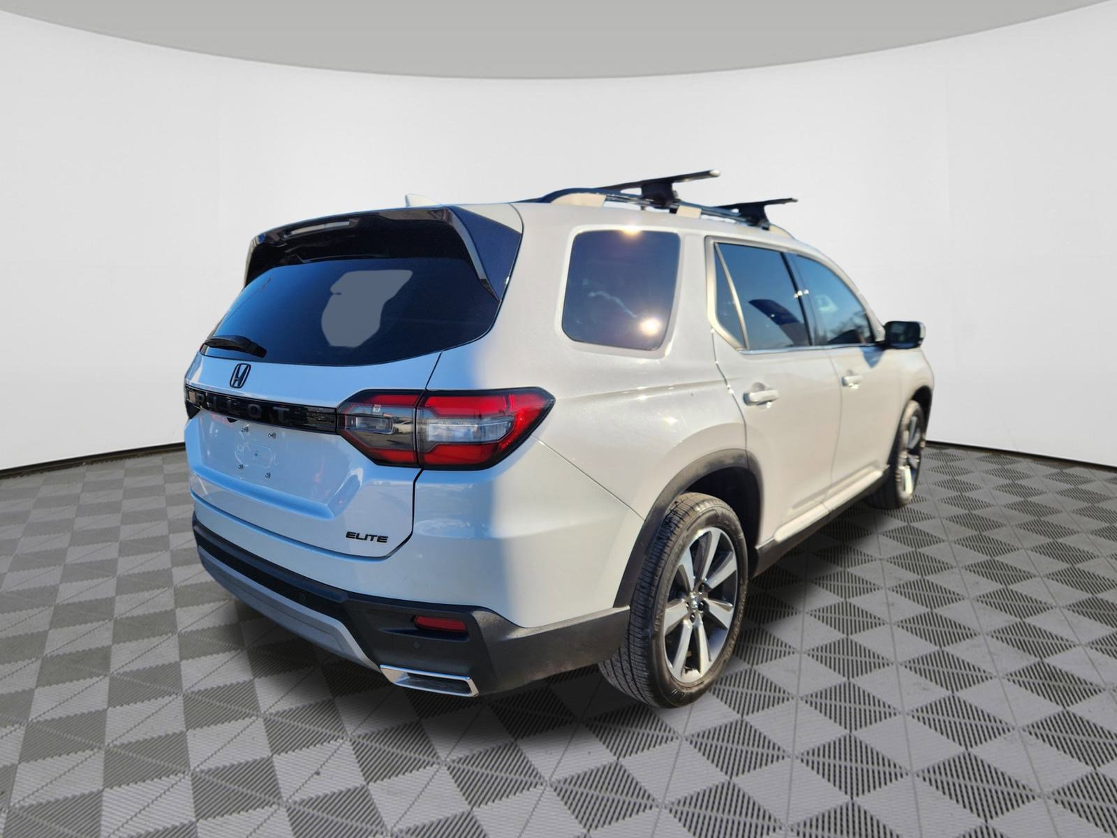 Certified 2023 Honda Pilot Elite image 4