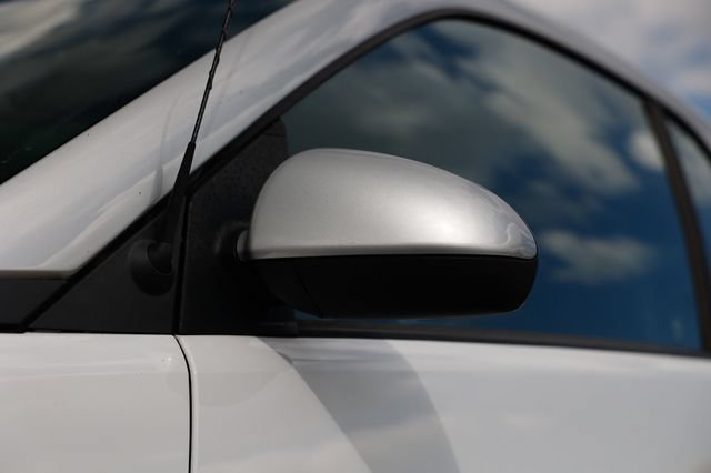 Used 2015 smart fortwo passion RWD image 37