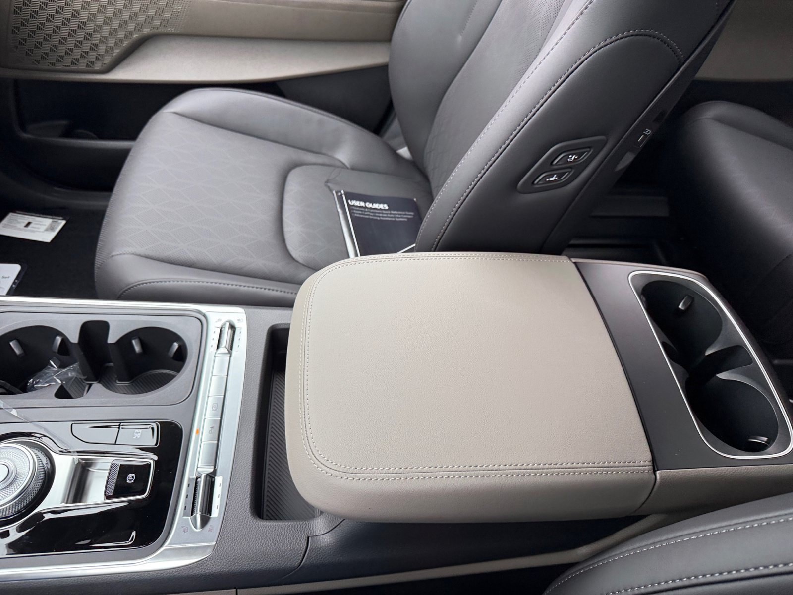 New 2027 Kia Carnival SX FWD image 14