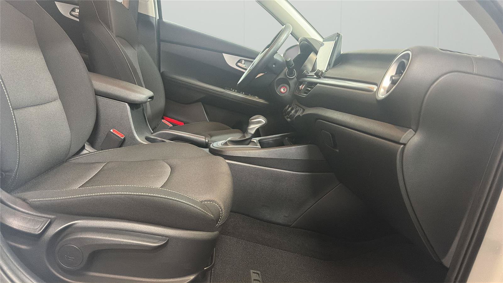 Used 2024 Kia Forte LX FWD image 14