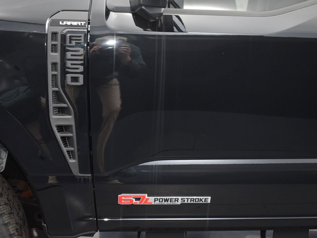 New 2025 Ford F250 Lariat w/ Lariat Ultimate Package image 8