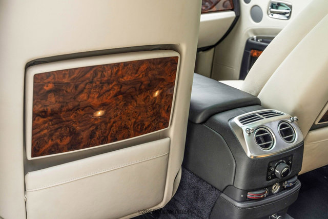 Used 2015 Rolls-Royce Ghost image 76