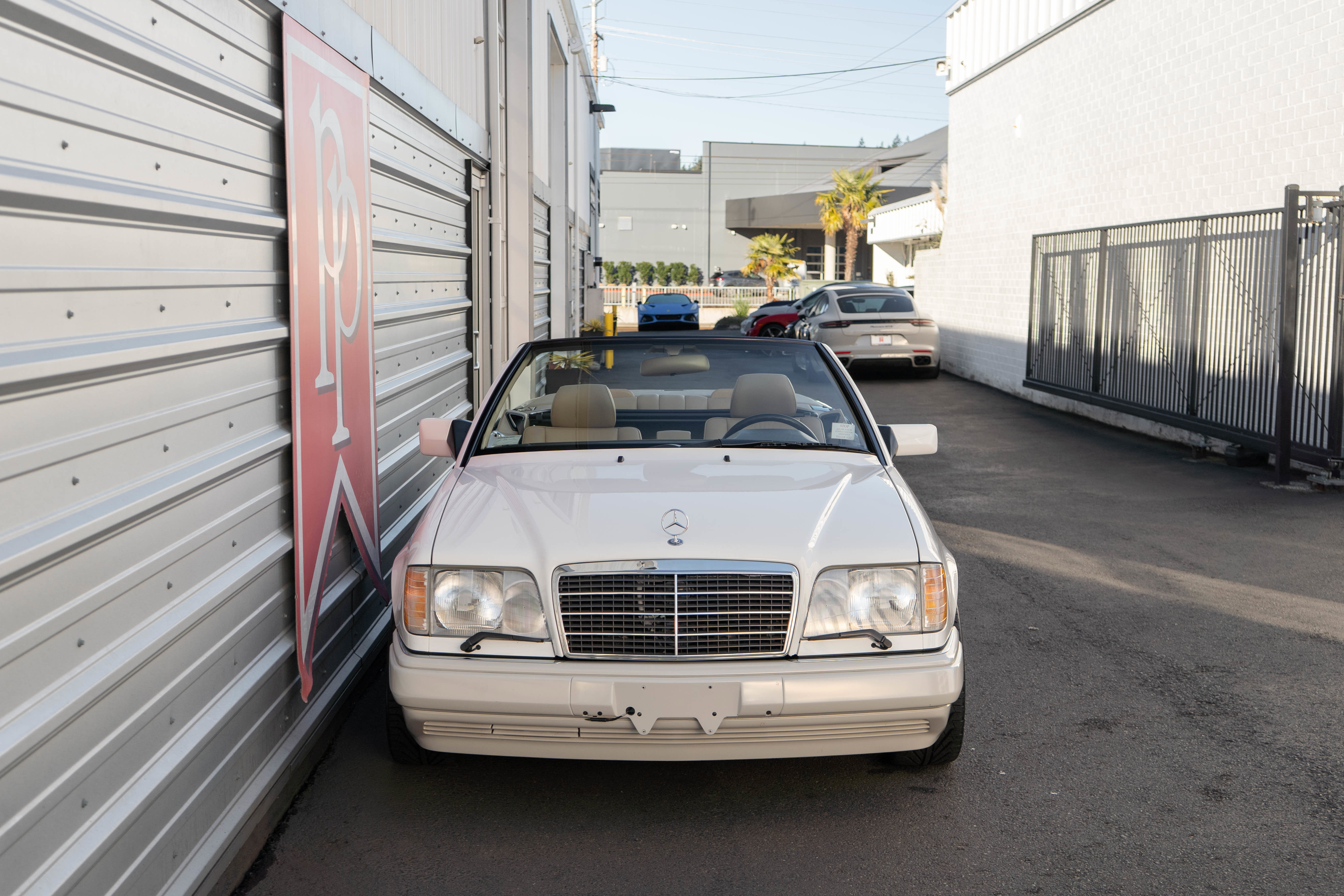 Used 1995 Mercedes-Benz E 320 Convertible image 28