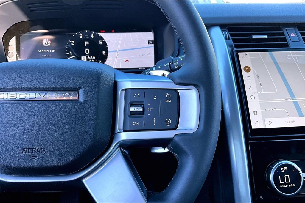 Certified 2025 Land Rover Discovery Dynamic SE AWD/4WD image 12