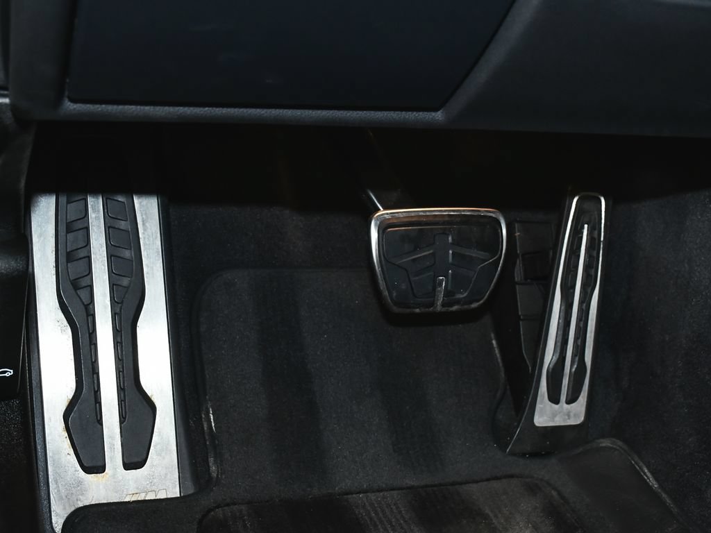 Used 2023 BMW M4 xDrive Competition AWD/4WD image 16
