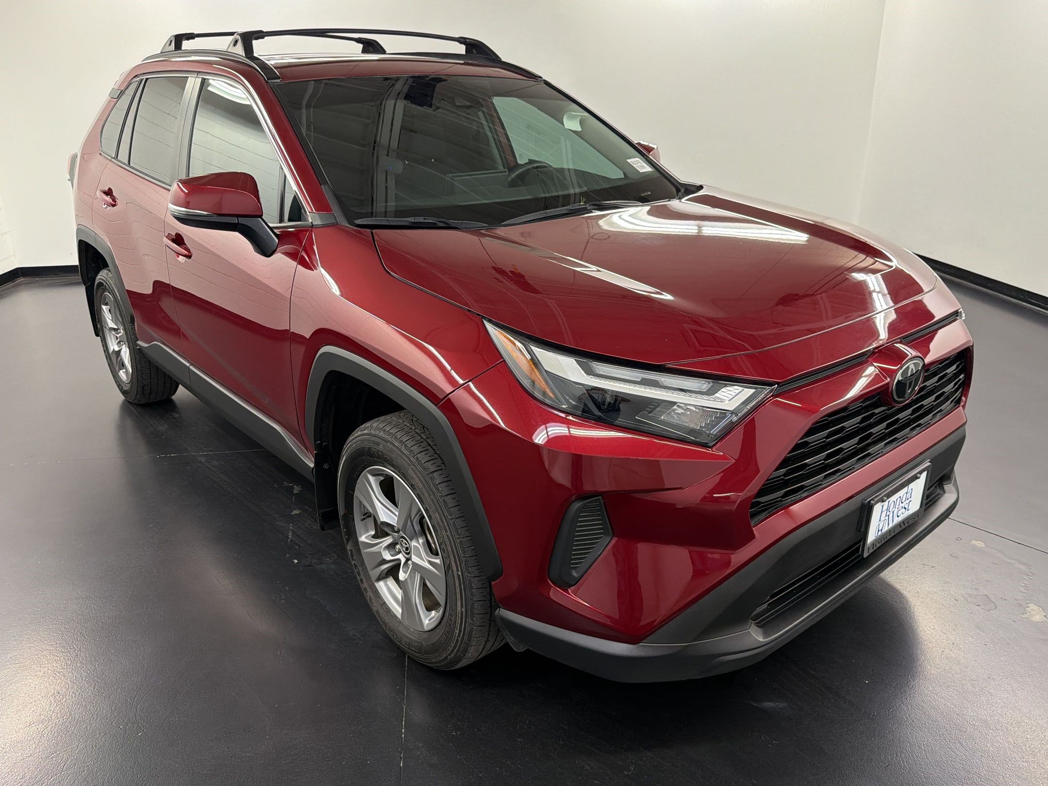 Used 2024 Toyota RAV4 XLE w/ Convenience Package FWD image 7