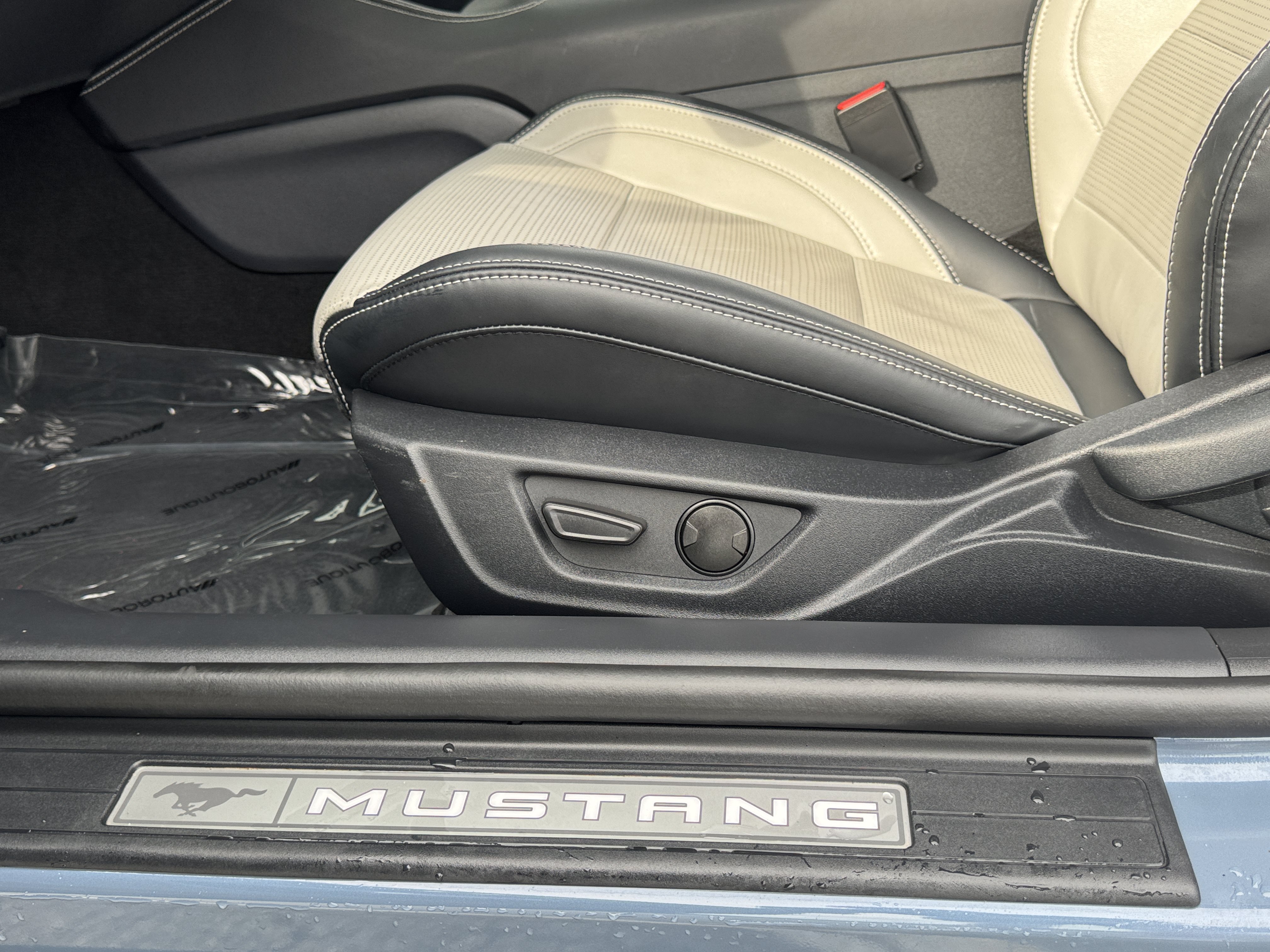 Used 2025 Ford Mustang GT Premium RWD image 33