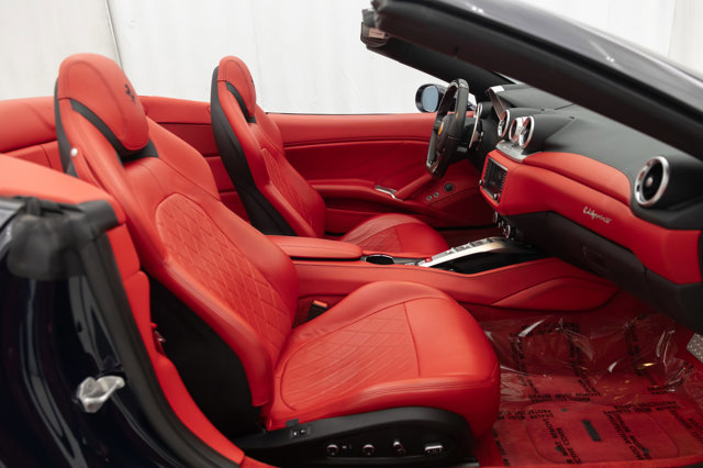 Used 2016 Ferrari California T RWD image 78