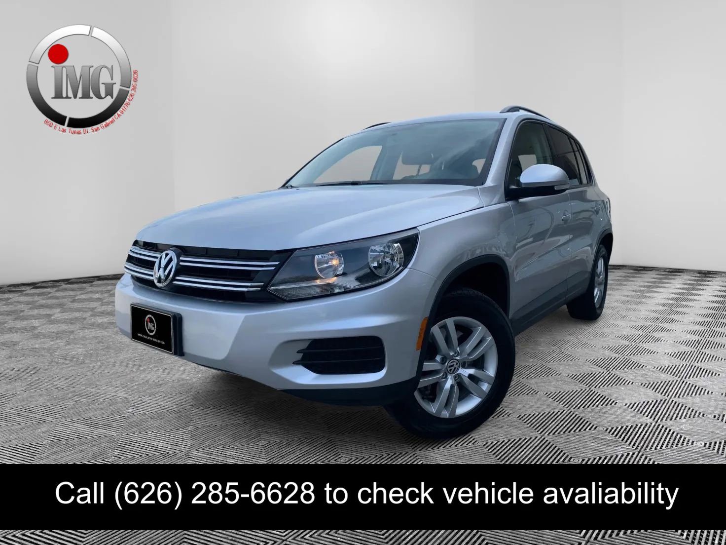 Used 2015 Volkswagen Tiguan S image 1