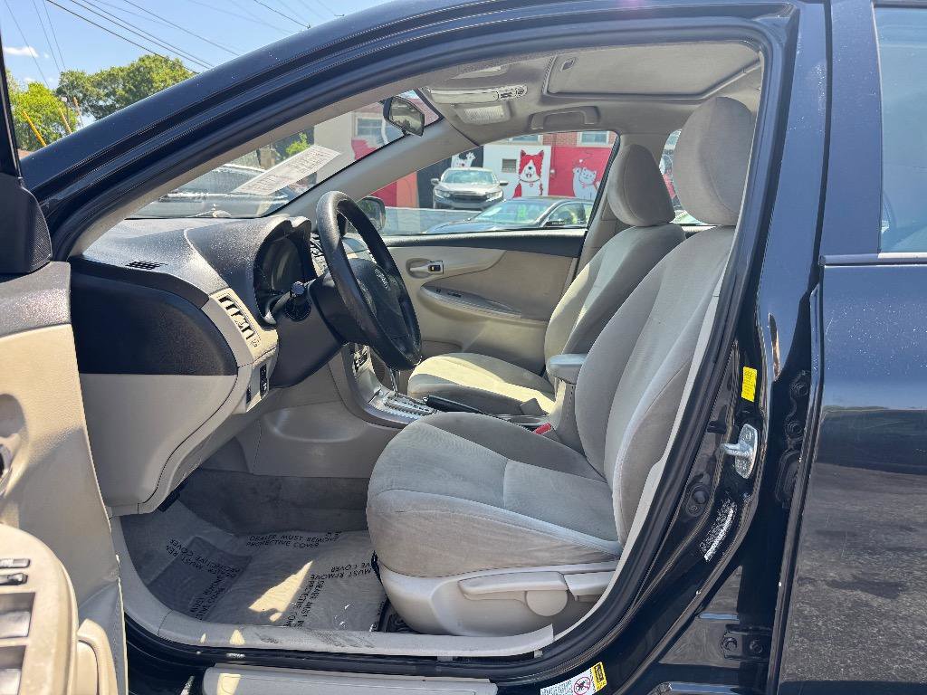 Used 2011 Toyota Corolla LE FWD image 8