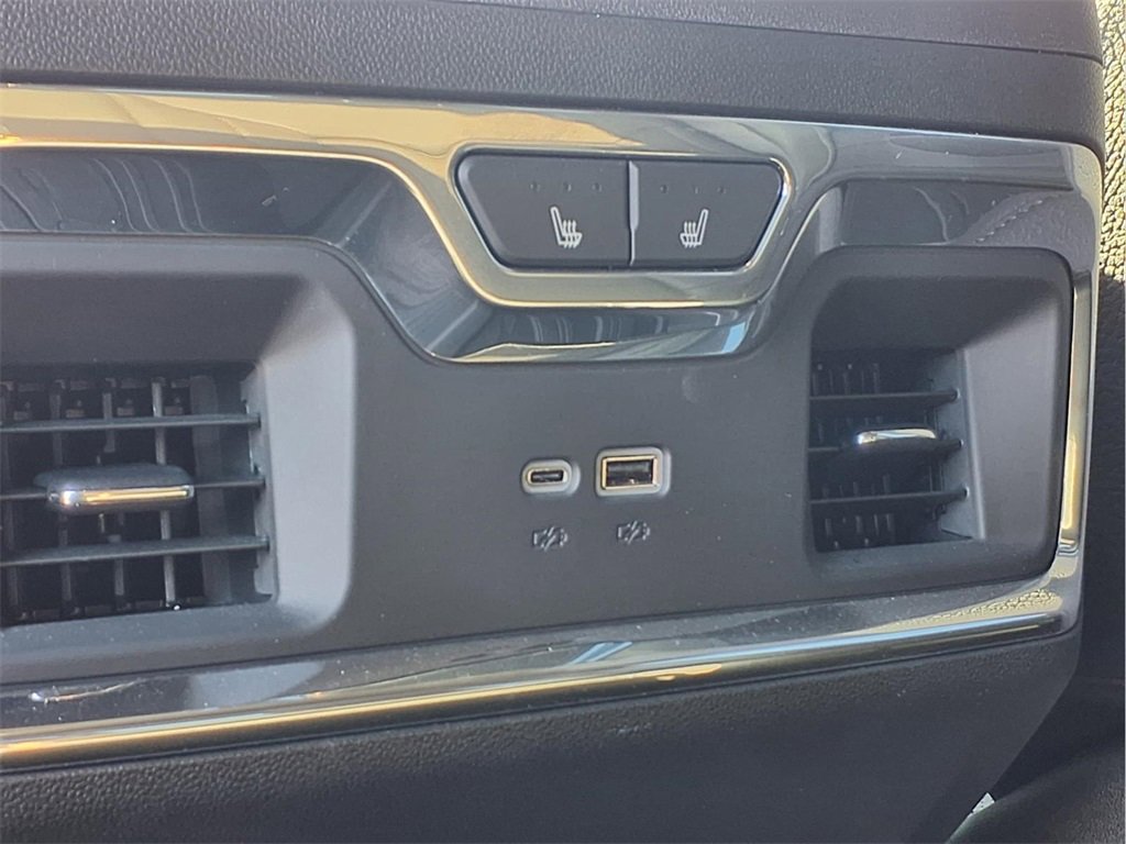 Used 2024 GMC Sierra 2500 Denali w/ Denali Reserve Package image 25