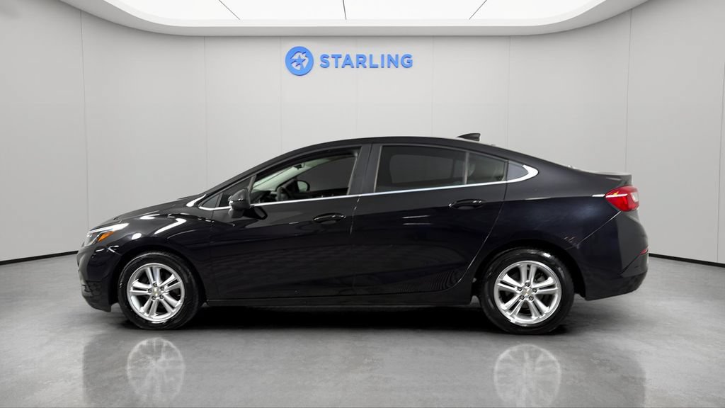 Used 2017 Chevrolet Cruze LT w/ Convenience Package FWD image 3