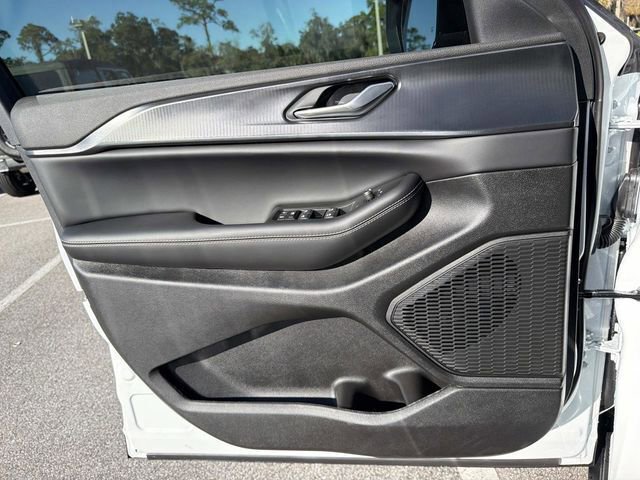 New 2025 Jeep Grand Cherokee Laredo X image 19