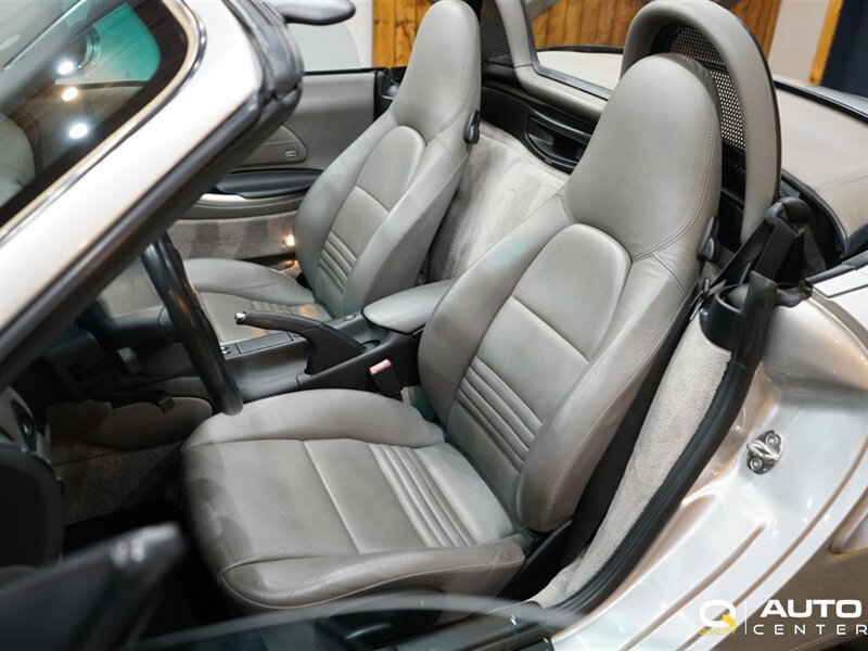 Used 2002 Porsche Boxster S RWD image 17