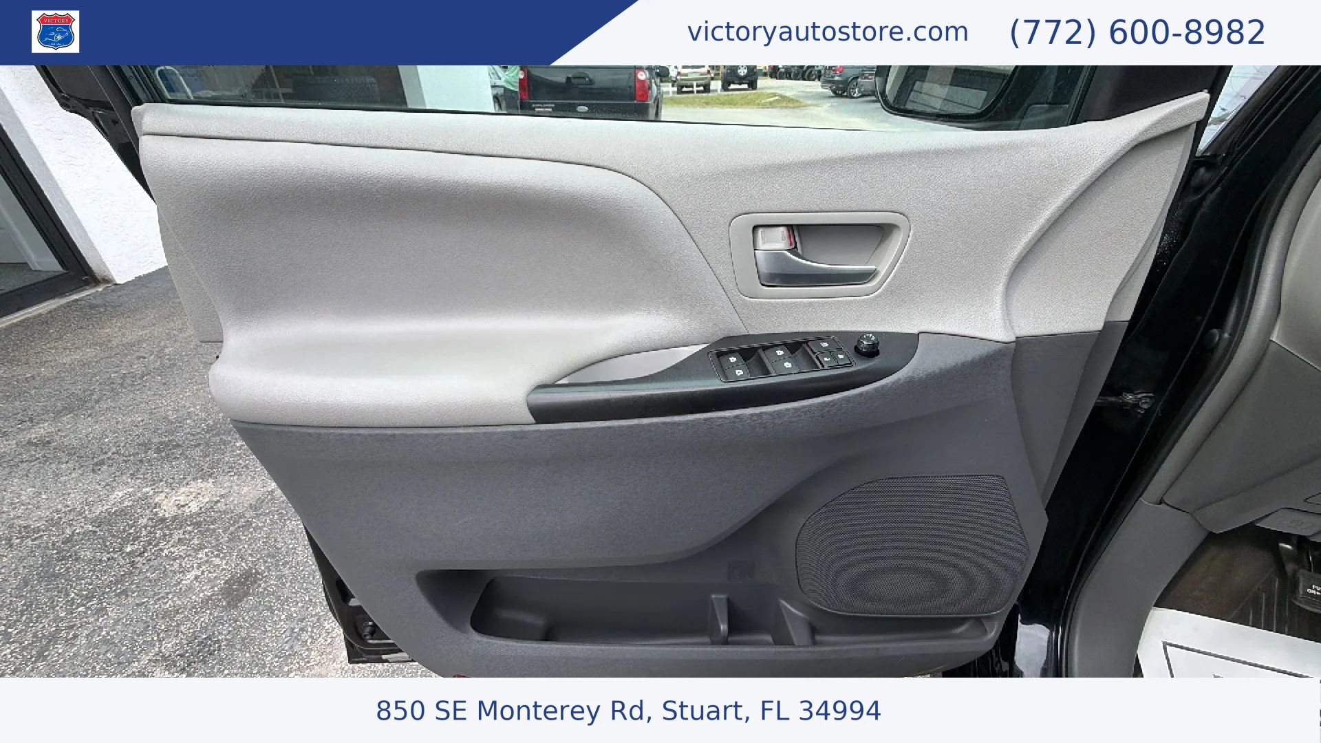 Used 2019 Toyota Sienna LE FWD image 30