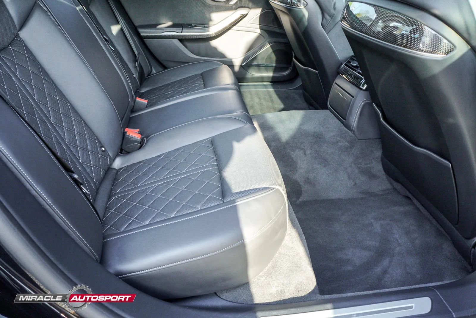 Used 2022 Audi S8 w/ S8 Executive Package AWD/4WD image 37
