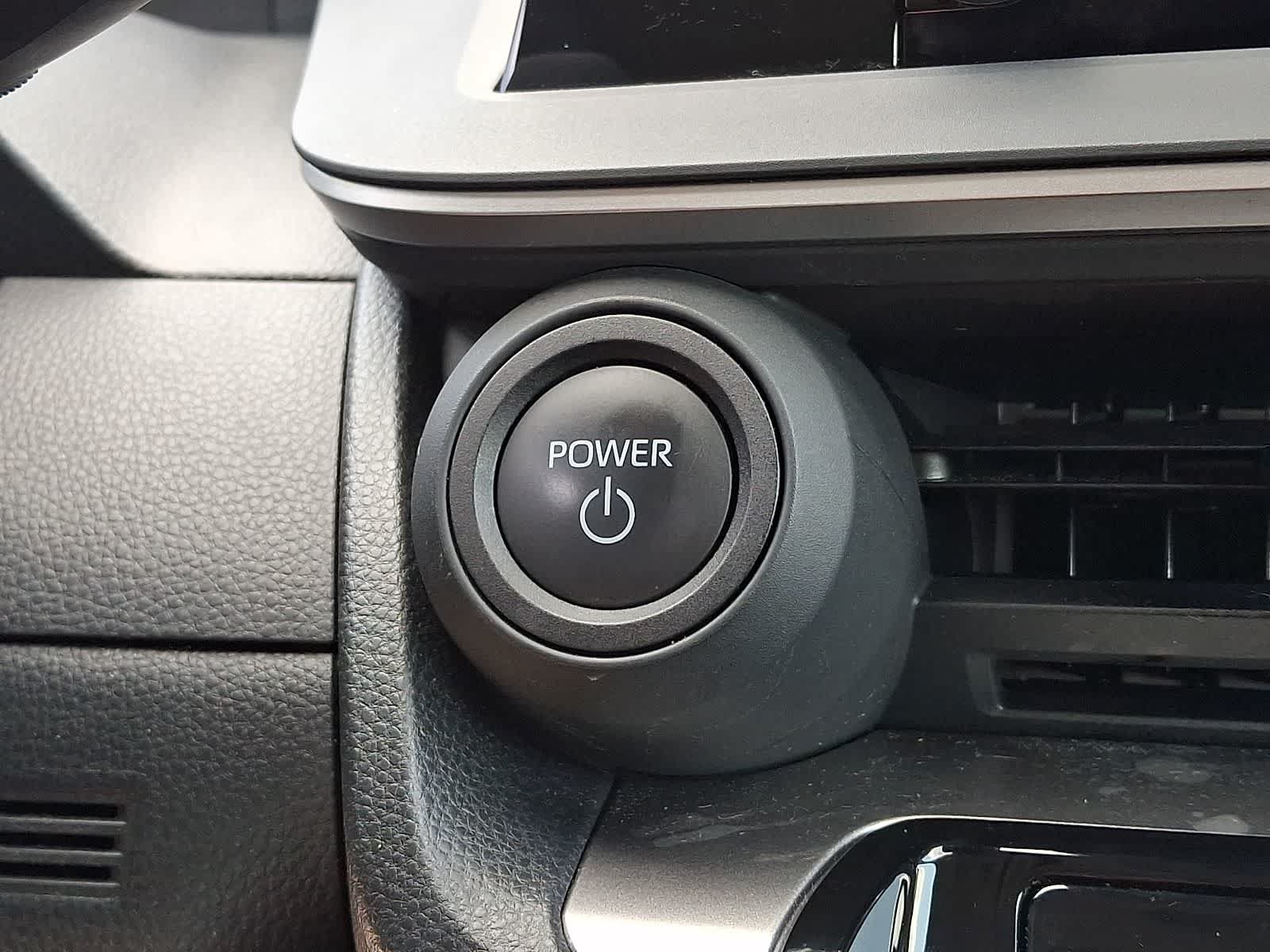 Certified 2025 Toyota Prius LE FWD image 25