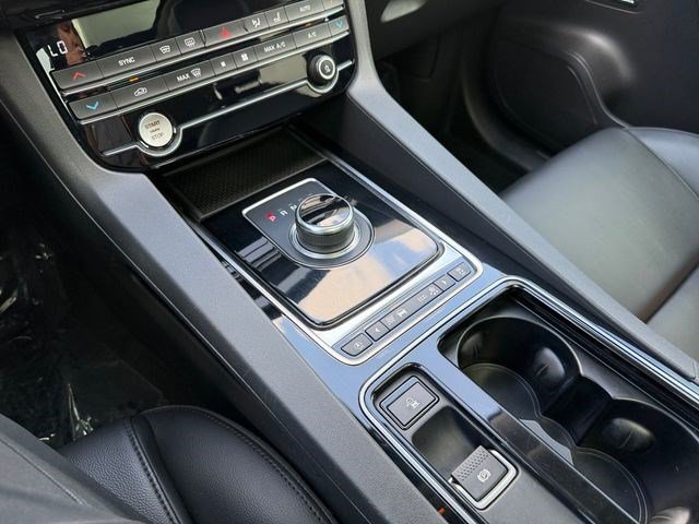 Used 2020 Jaguar F-PACE Premium AWD/4WD image 24