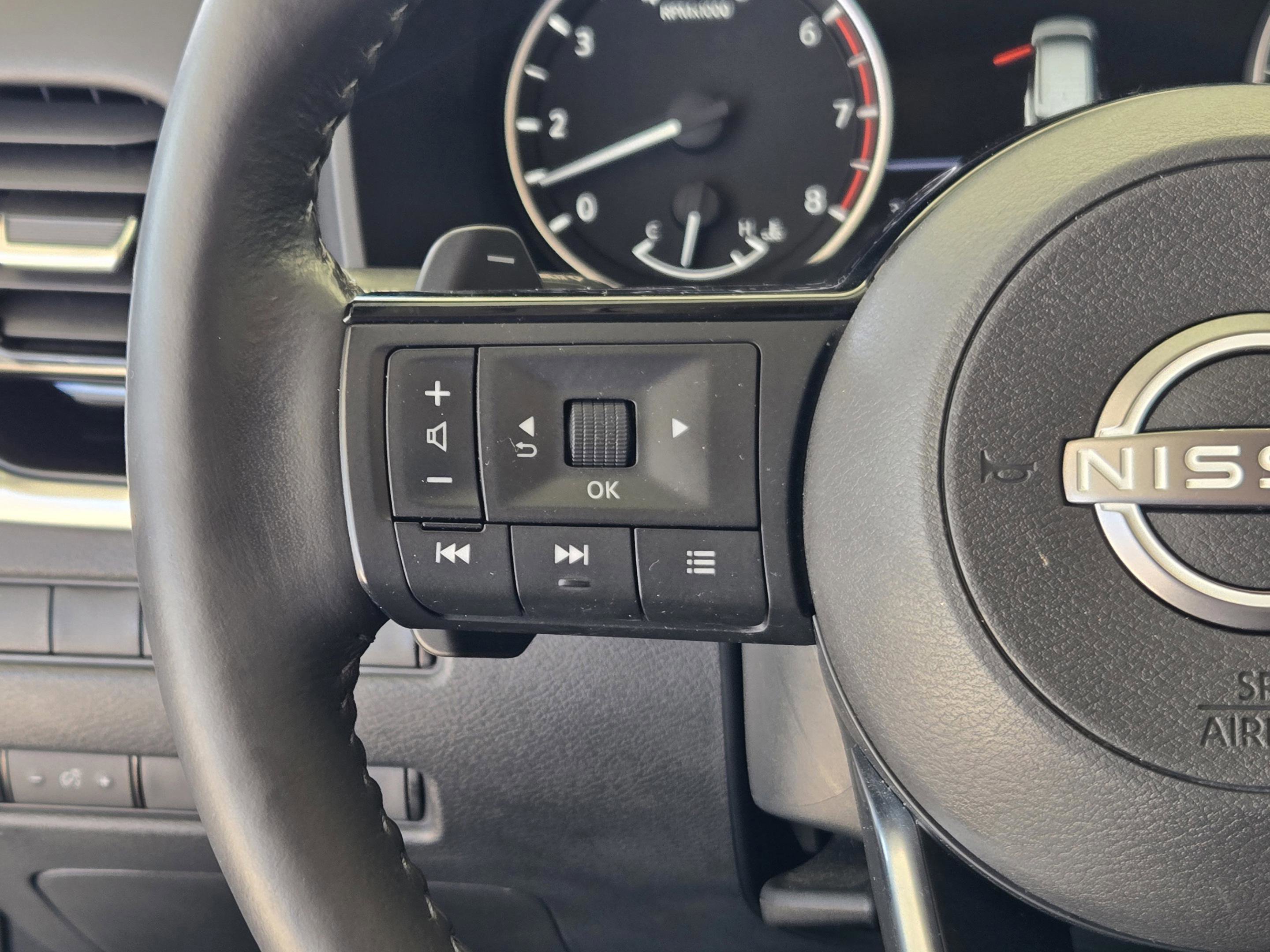 Used 2023 Nissan Rogue SL w/ SL Premium Package image 29