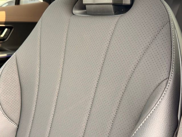 New 2026 Mercedes-Benz EQE 320 4MATIC SUV image 18