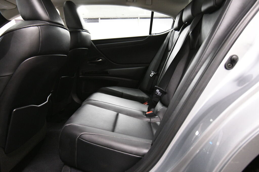 Used 2024 Lexus ES 350 w/ Premium Package image 21