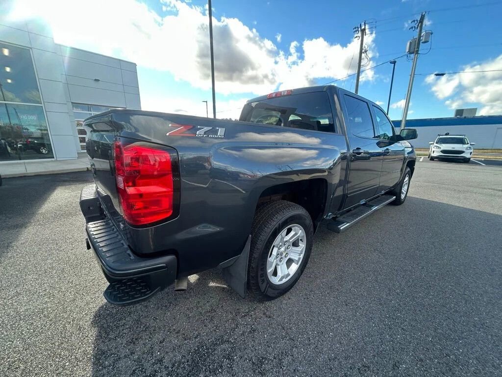 Used 2018 Chevrolet Silverado 1500 LT w/ All Star Edition AWD/4WD image 5