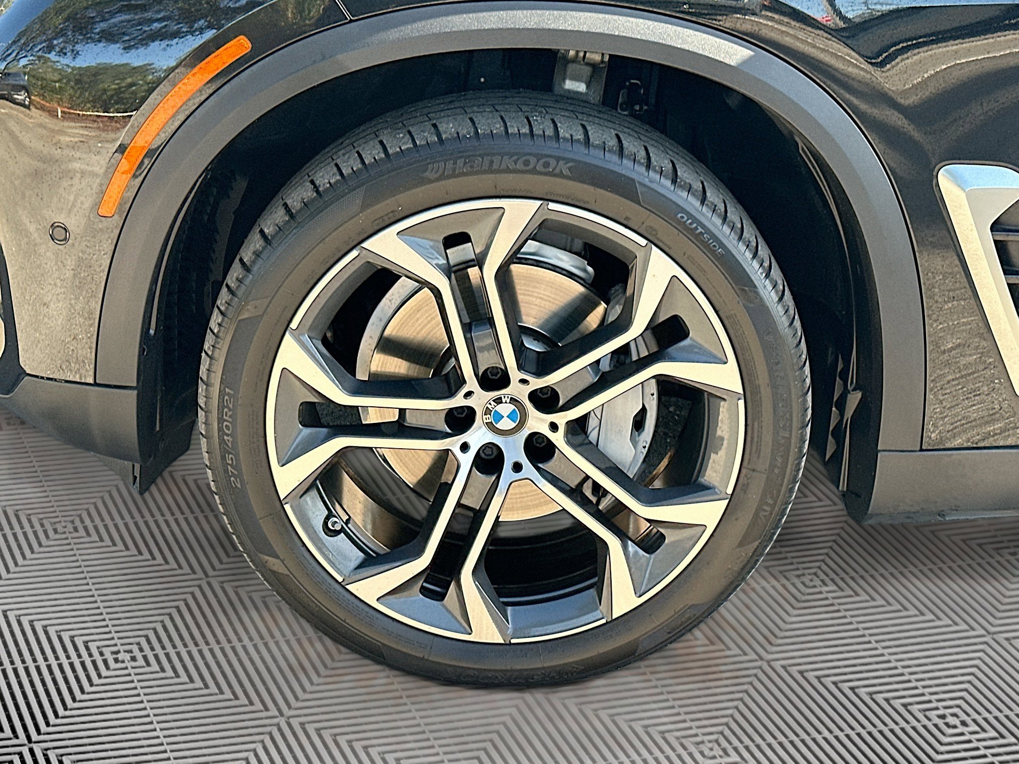 Used 2024 BMW X5 xDrive40i w/ Premium Package image 39