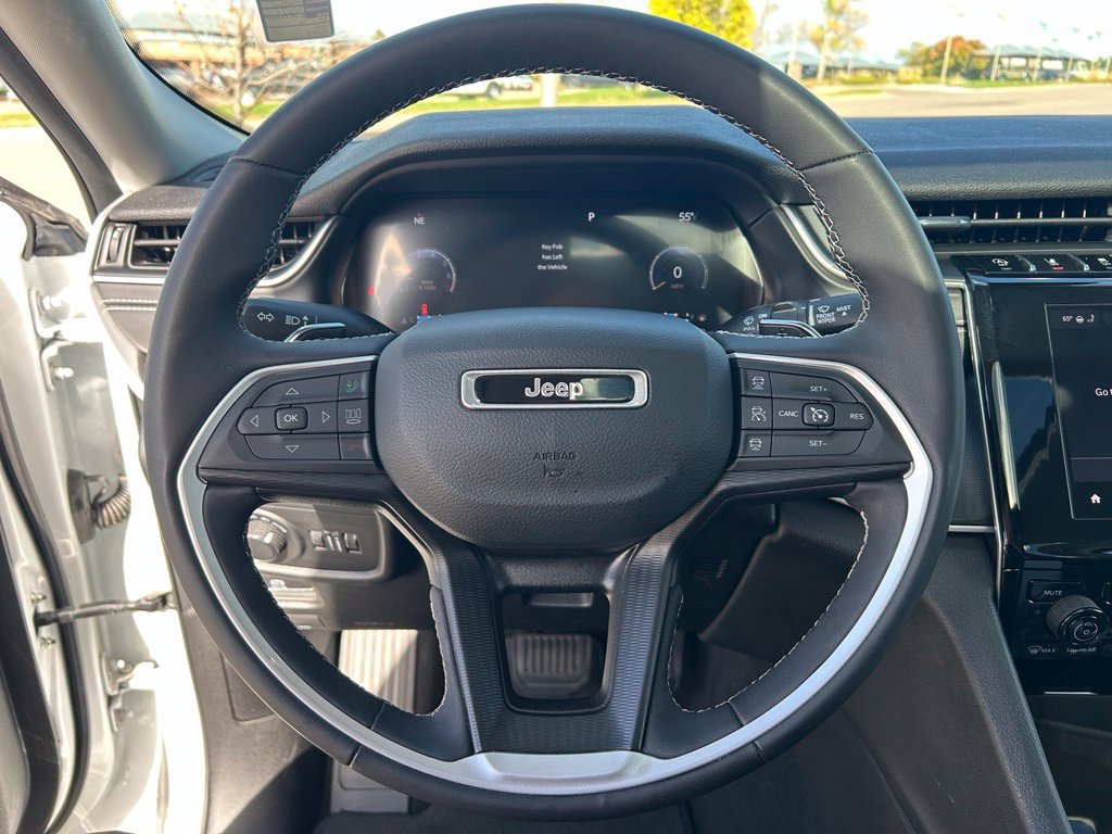 Used 2023 Jeep Grand Cherokee L Laredo w/ Luxury Tech Group I AWD/4WD image 21