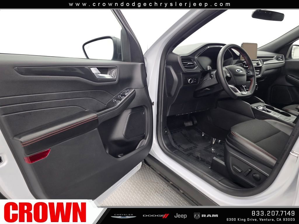 Used 2025 Ford Escape ST-Line image 21