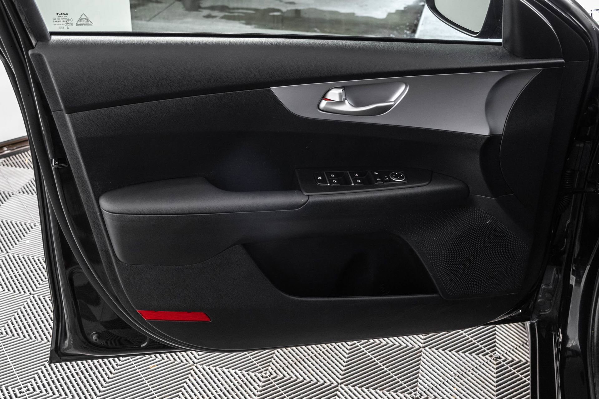 Used 2024 Kia Forte LXS FWD image 29