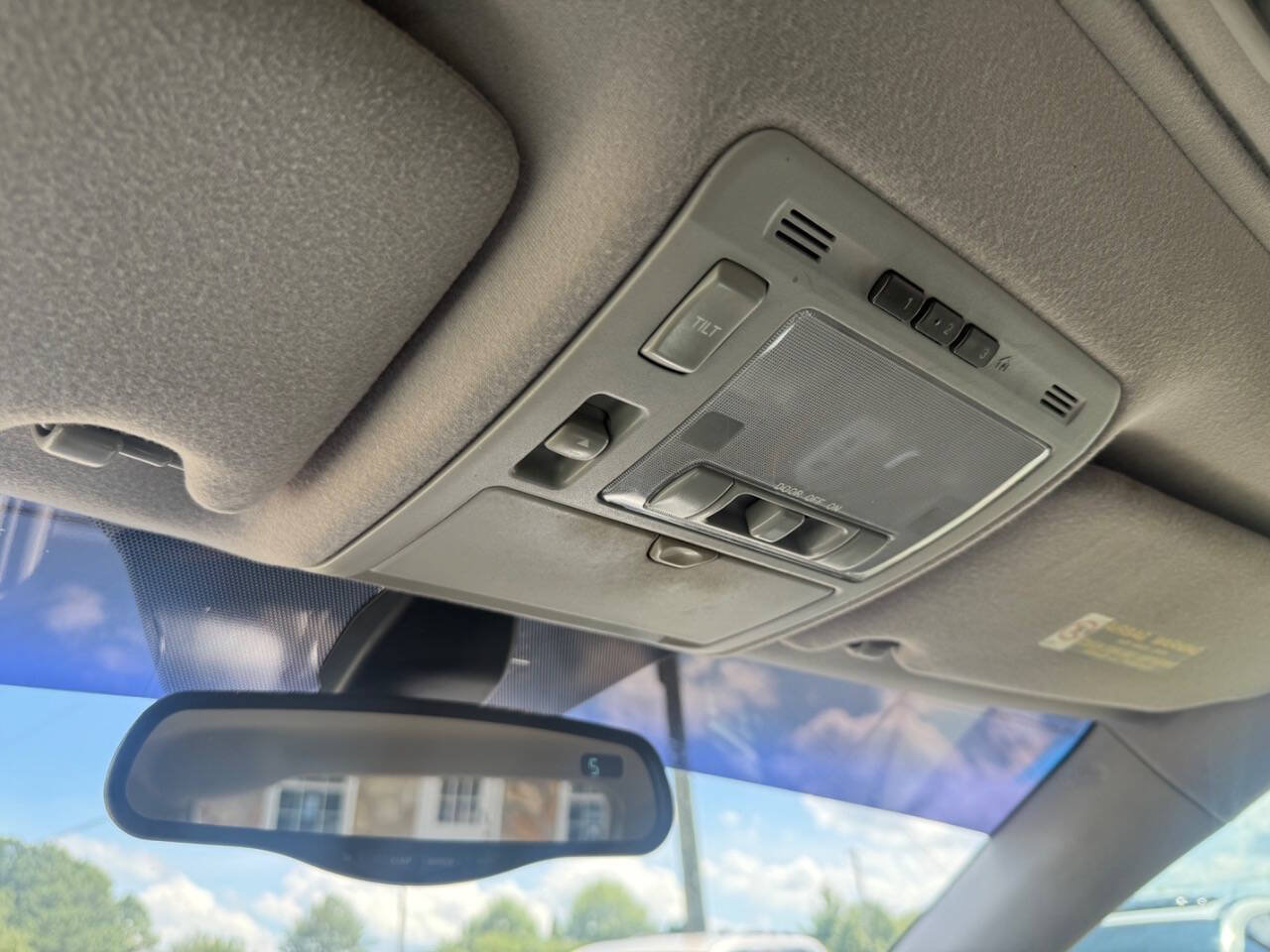 Used 2005 Lexus RX 330 FWD image 23