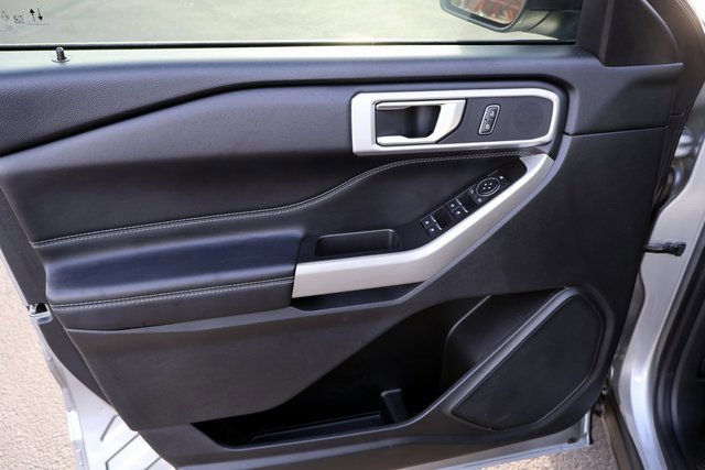 Certified 2022 Ford Explorer XLT w/ Equipment Group 202A image 29