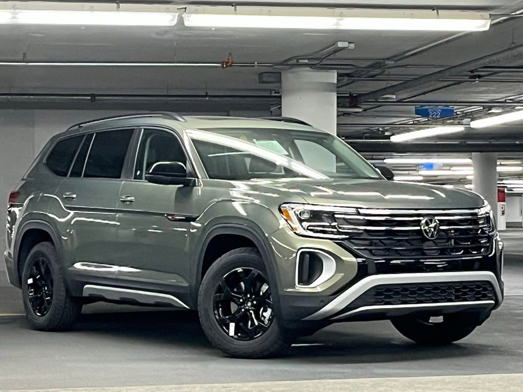 New 2026 Volkswagen Atlas Peak Edition video 2