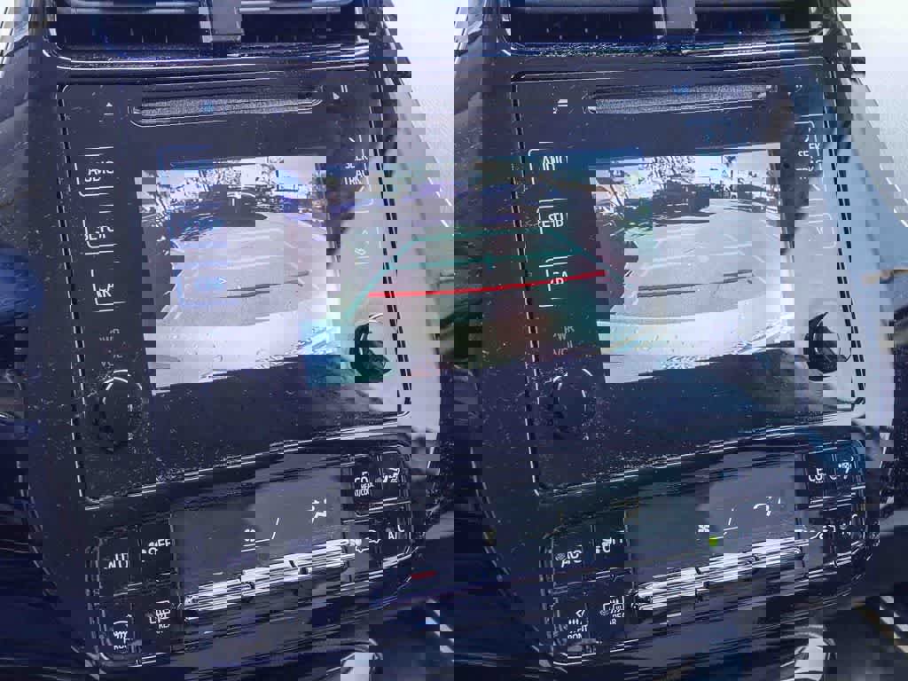 Used 2019 Toyota Prius LE image 20