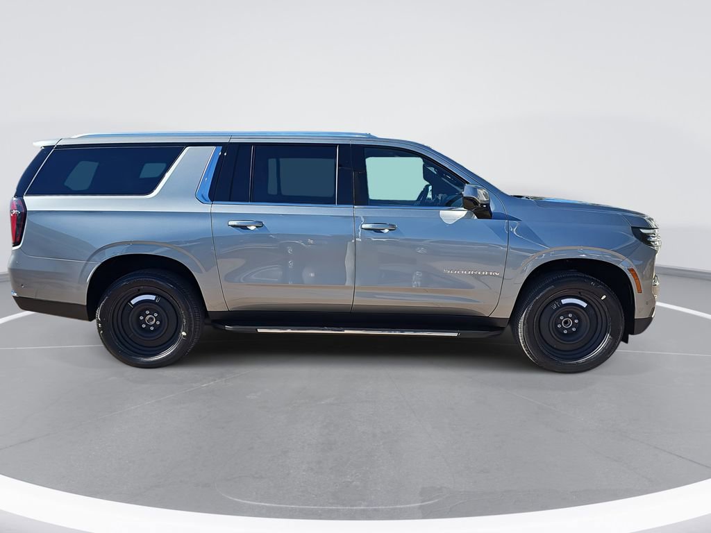 New 2026 Chevrolet Suburban LS image 2