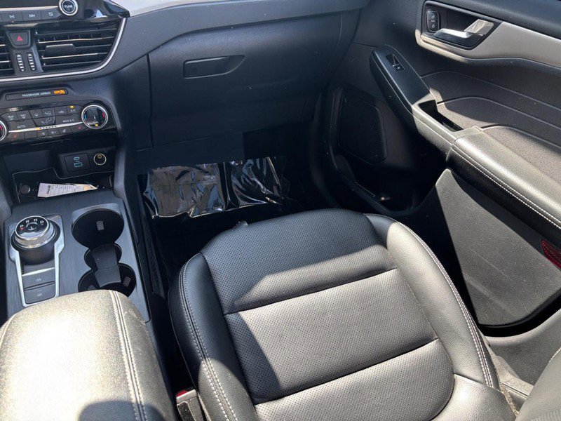 Used 2022 Ford Escape SEL FWD image 18