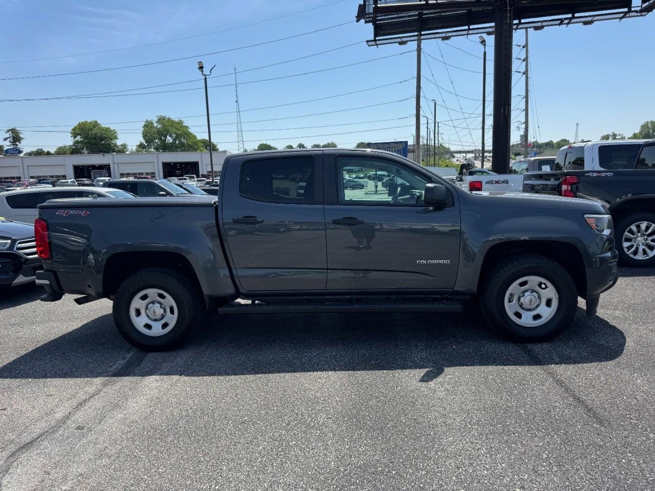 Used 2017 Chevrolet Colorado W/T w/ WT Convenience Package AWD/4WD image 2