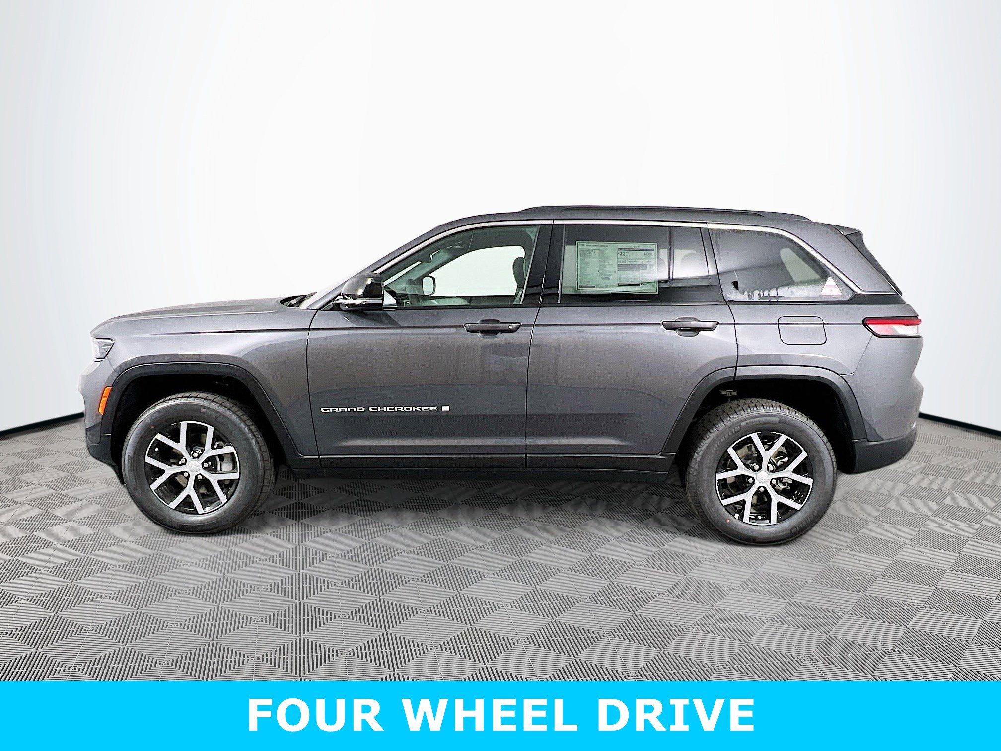 New 2025 Jeep Grand Cherokee Limited image 30