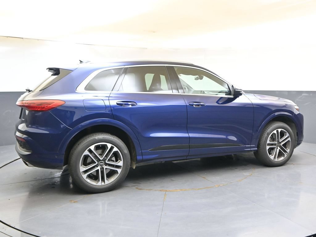 Used 2025 Audi Q5 Premium Plus w/ Premium Plus AWD/4WD image 6