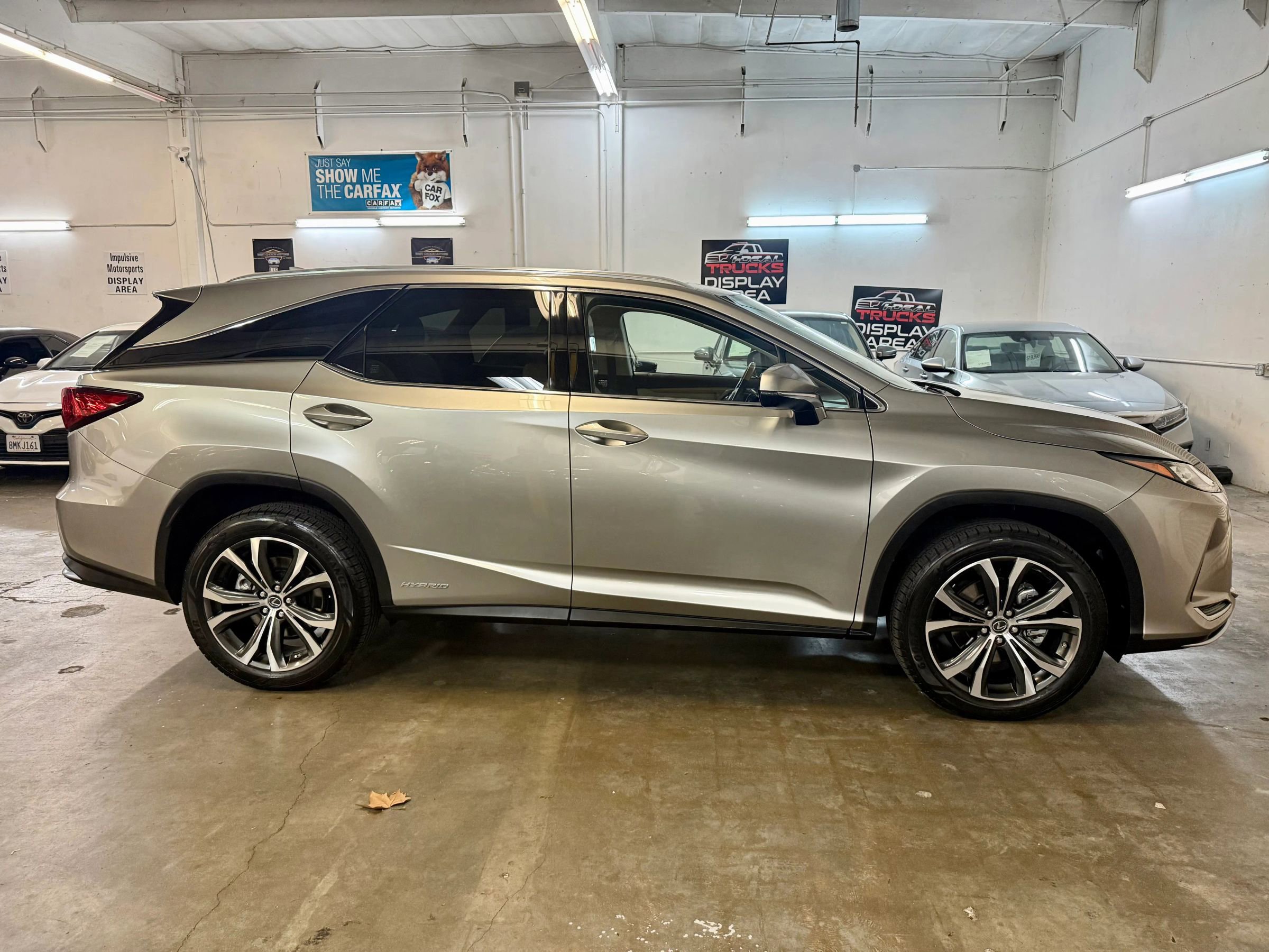 Used 2020 Lexus RX 450hL AWD w/ Premium Package image 4
