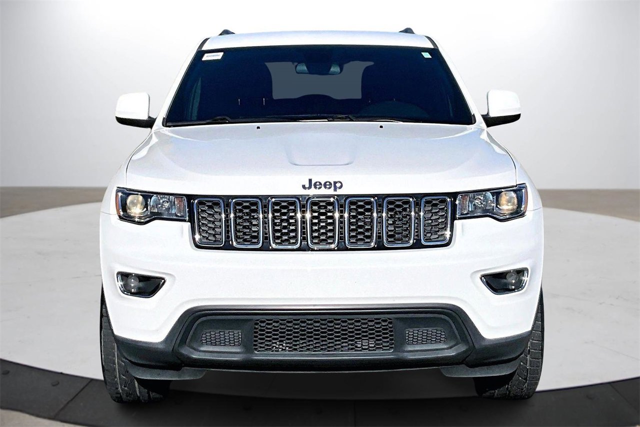 Certified 2021 Jeep Grand Cherokee Laredo image 3