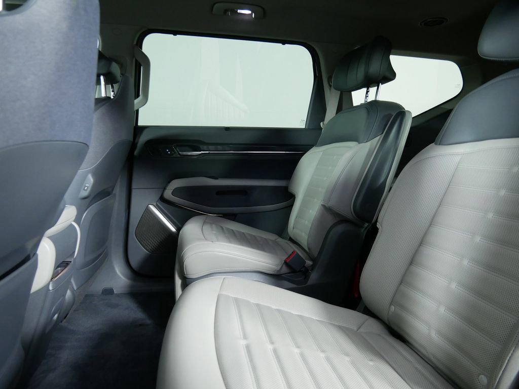Certified 2024 Kia EV9 Land image 15