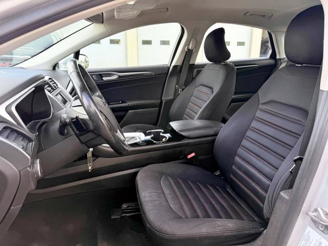 Used 2016 Ford Fusion SE AWD/4WD image 17