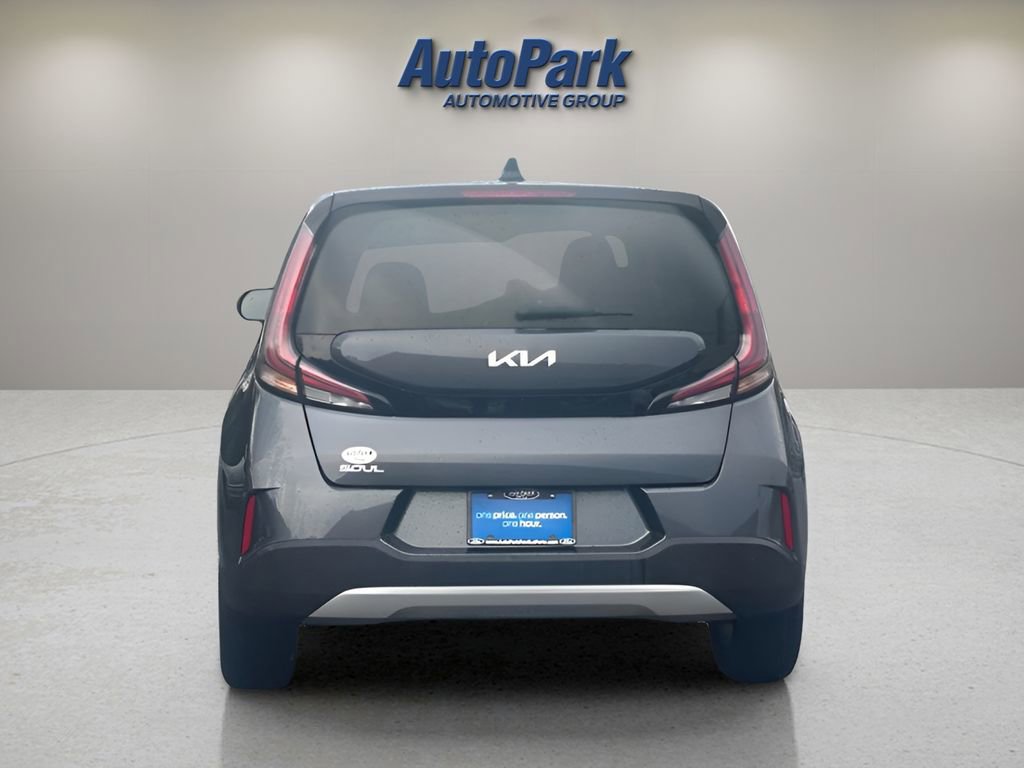Used 2023 Kia Soul LX w/ LX Technology Package FWD image 6