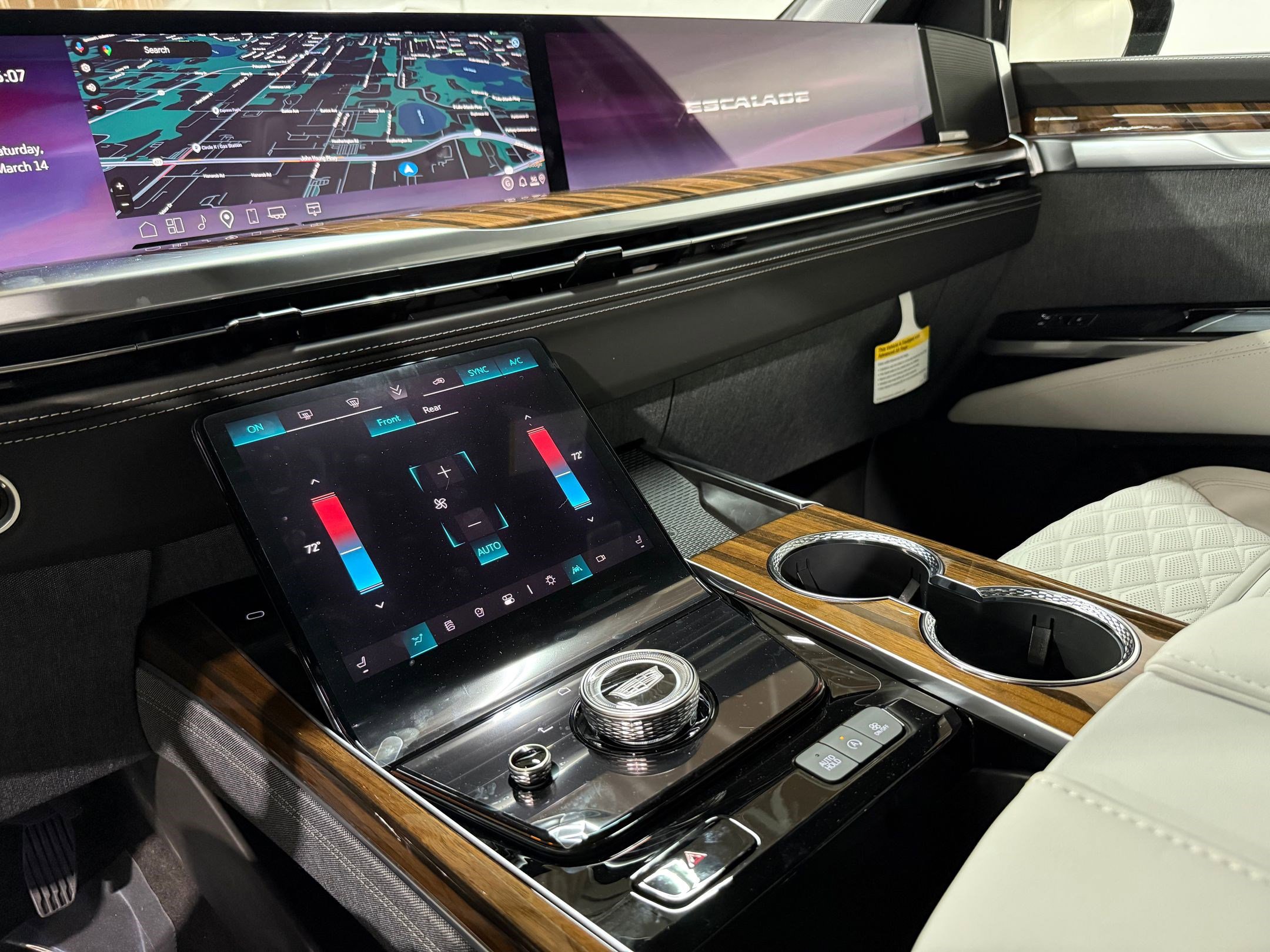 New 2026 Cadillac Escalade ESV Platinum Sport AWD/4WD image 30